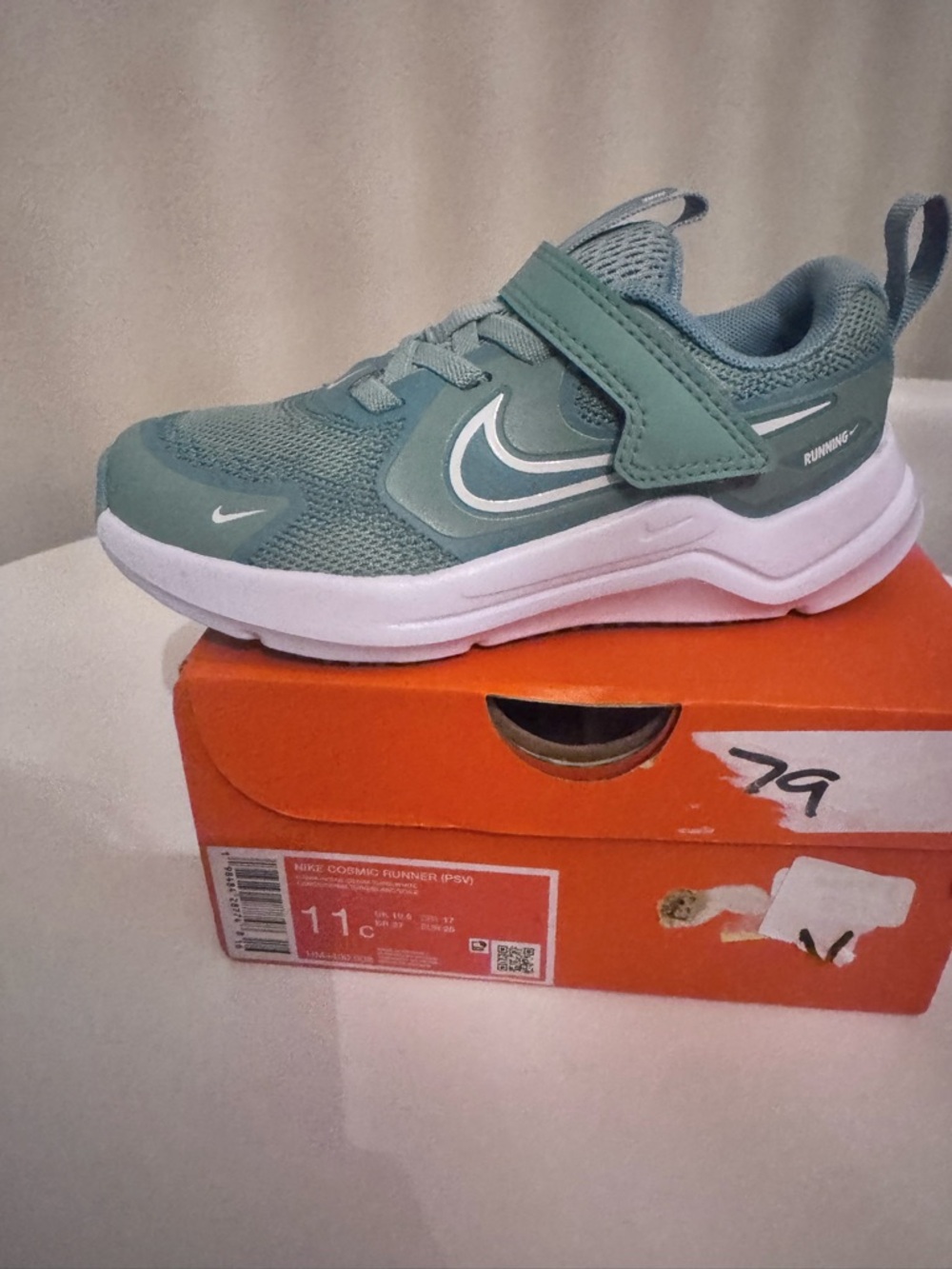 Nike Kids' Teal/Turquoise Hook-and-Loop Running Sneaker - Picture 2 of 4